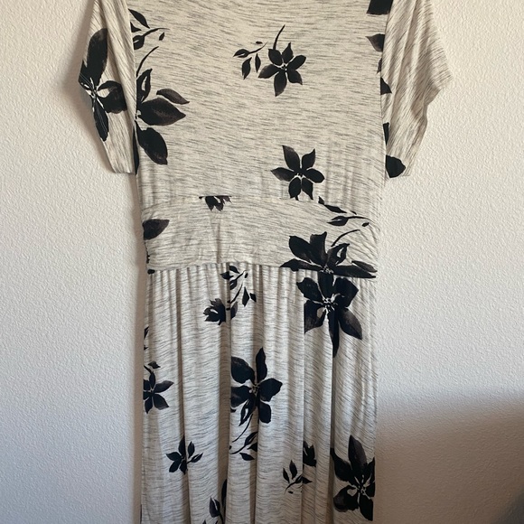 SOMA Womens Dress Size L Short Sleeve Soft V Neck Pockets Floral Comfy - Picture 7 of 13